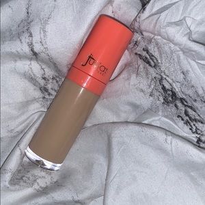 Juvias Place Concealer shade 18